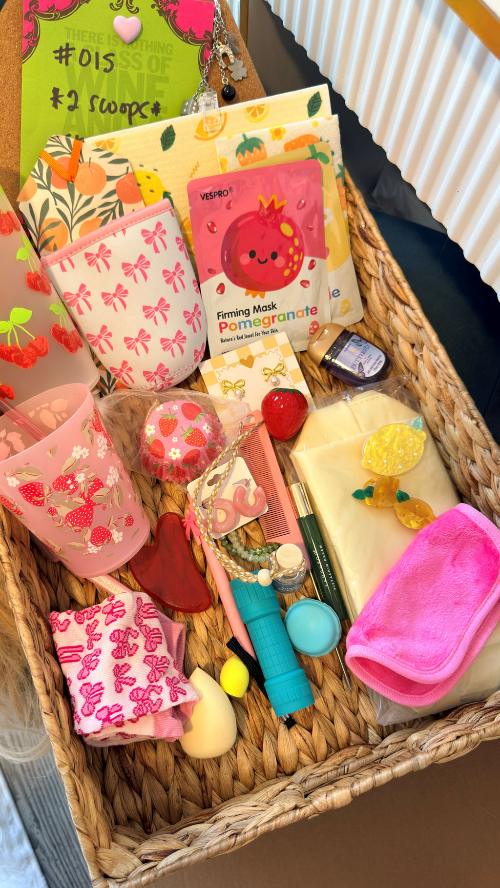 2 Lucky Scoop Mystery Box